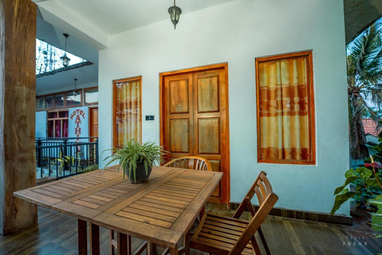 Hotel Athina & Restaurant Chilaw Exterior foto